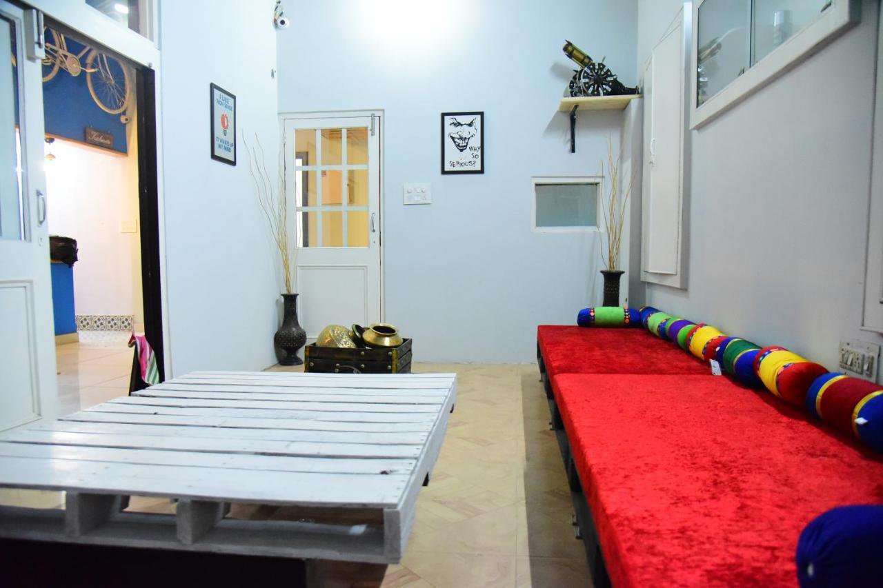 הוסטל אמריצר Nutz Backpackers מראה חיצוני תמונה